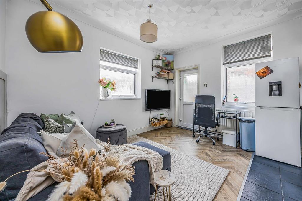 Flat 2, 27, Festing Road, Southsea-Small-Portico Ma