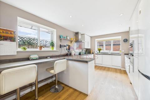 28 Beaumont Close, Colchester, CO4 5XE