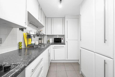 2 bedroom flat for sale, Chatham Place, London E9