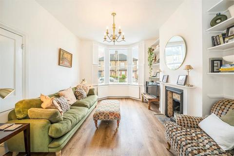 22 Lenham Road, London, SE12 8QN