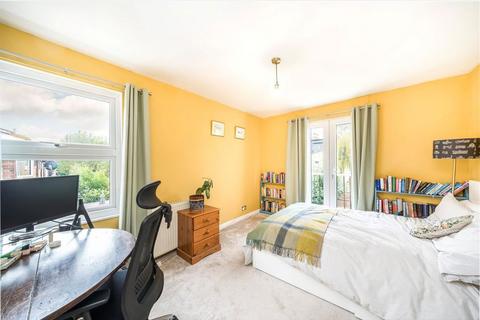 22 Lenham Road, London, SE12 8QN