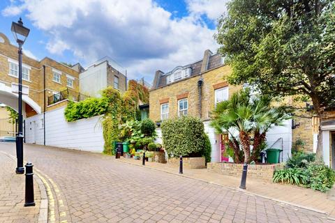 4 bedroom house to rent, Byron Mews, London NW3