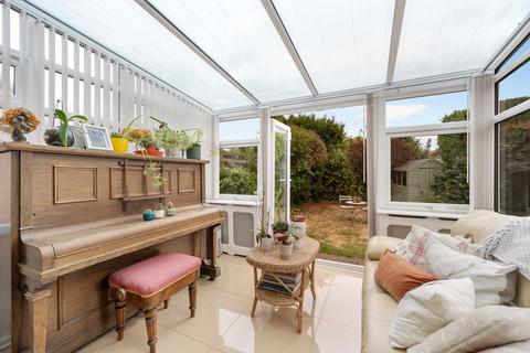 undefined, Cottimore Crescent, Walton-on-Thames, KT12