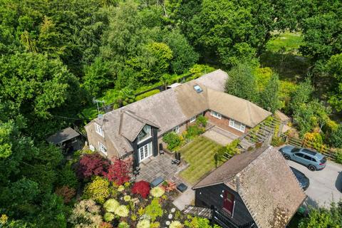 4 bedroom detached house for sale, Darwell Hill, Netherfield, Battle, TN33