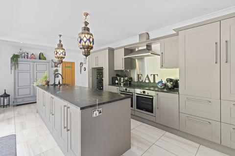 4 bedroom detached house for sale, Darwell Hill, Netherfield, Battle, TN33