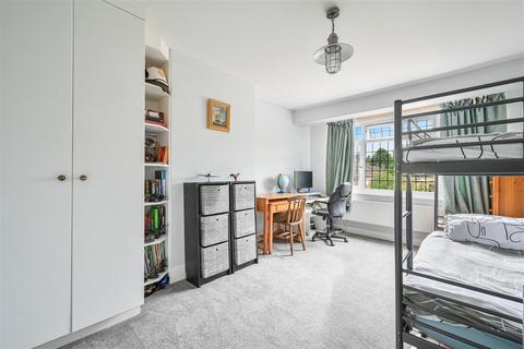 17 Lower Hill Road, Epsom, KT19 8LS