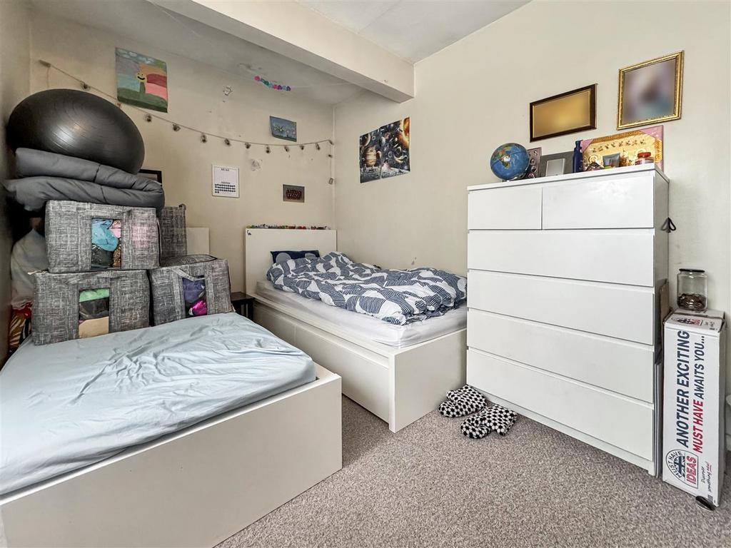 Bed 2.jpeg
