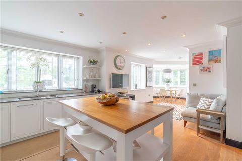 undefined, High Road, Chigwell, Essex, IG7