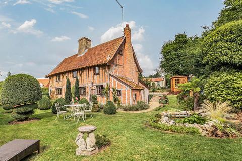 undefined, Magnificent 15th Century Home with 2 Bed Annexe in East Bilney