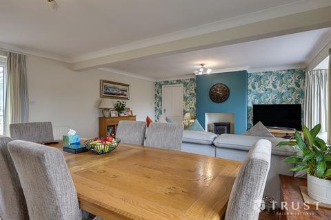 3 bedroom detached bungalow for sale, Kingsway, Ossett, WF5