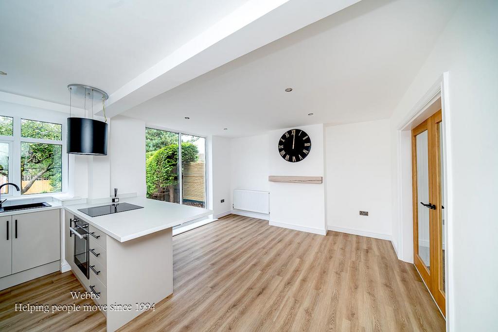 Kitchen/dining/family room