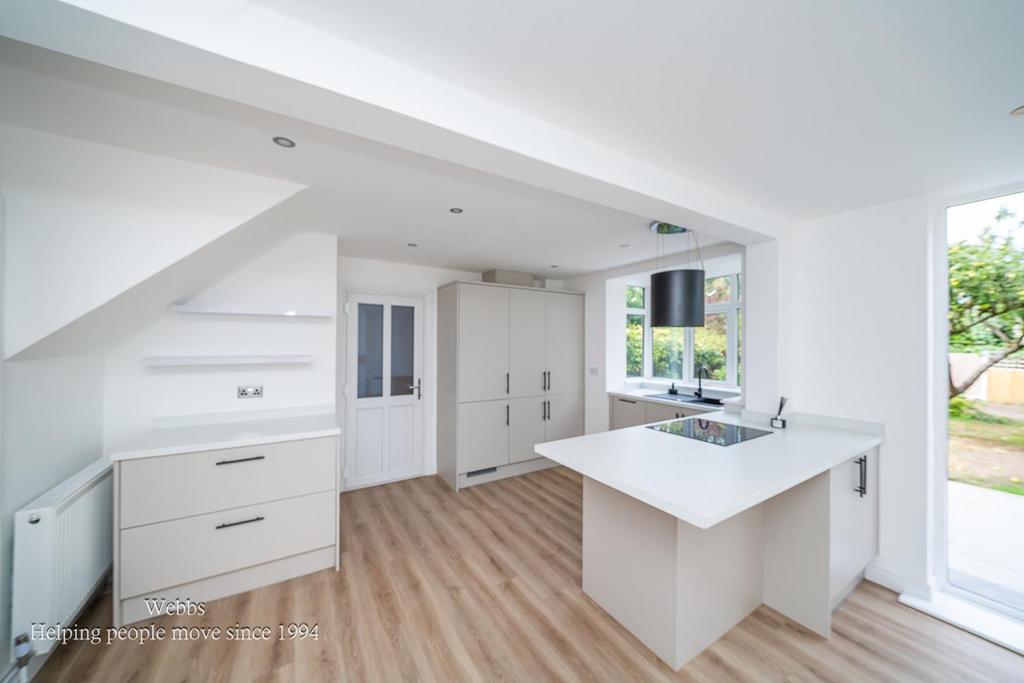 Kitchen/dining/family room
