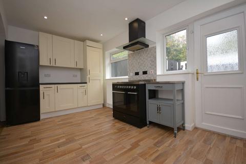 3 bedroom semi-detached house for sale, Wheelwright Close, Leeds, West Yorkshire