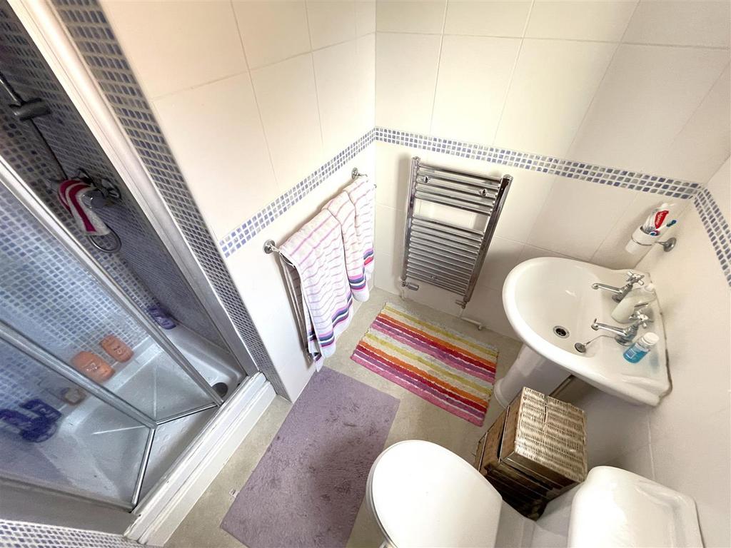 Ensuite shower room
