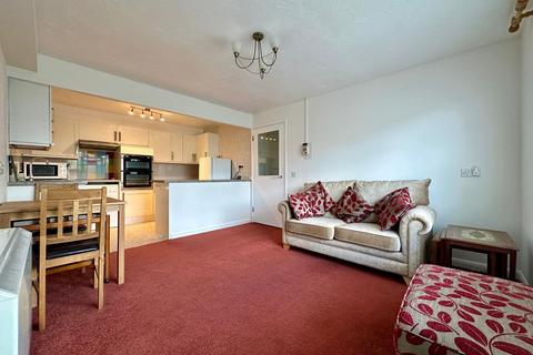 2 bedroom retirement property for sale, Outwood Common Road, Billericay CM11