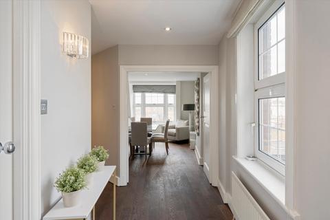 2 bedroom flat for sale, Ovington Court, 197-205 Brompton Road, London, SW3