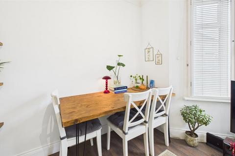 1 bedroom apartment for sale, High Street, Enfield, EN3