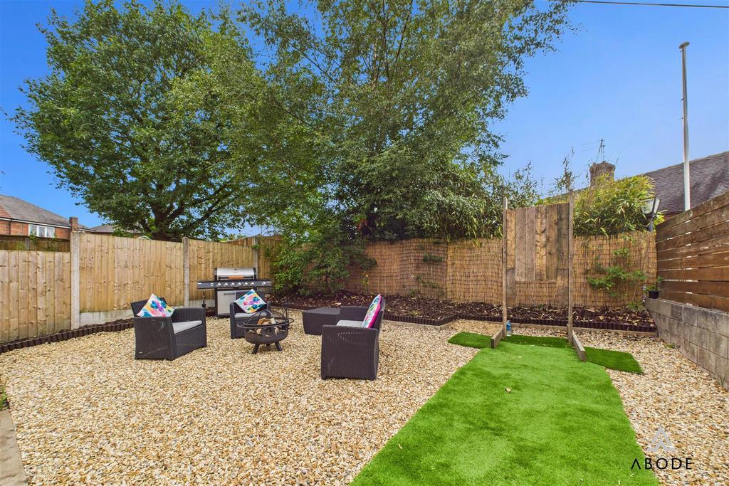 CAM02696 G0-PR0678-STILL041.jpg