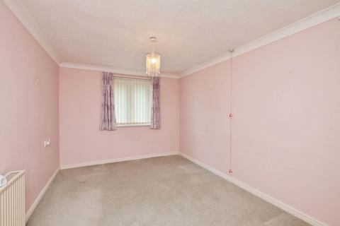 2 bedroom apartment for sale, Silver Birch Court, Cheshunt EN8