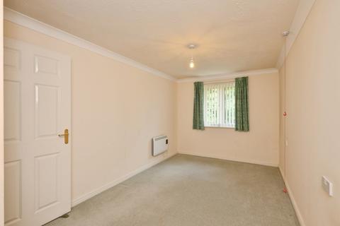 2 bedroom apartment for sale, Silver Birch Court, Cheshunt EN8