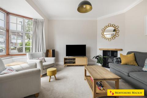 10 Sherbrook Gardens, London, N21 2NU
