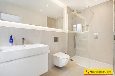 10 Sherbrook Gardens, London, N21 2NU
