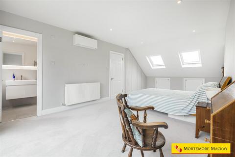 10 Sherbrook Gardens, London, N21 2NU
