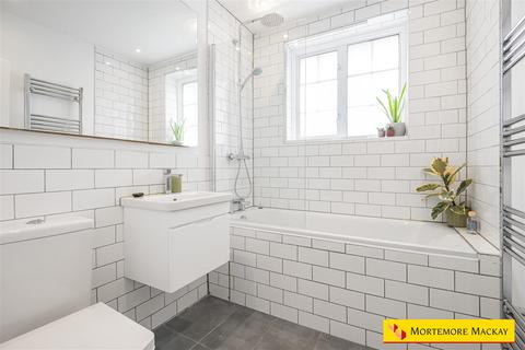 10 Sherbrook Gardens, London, N21 2NU