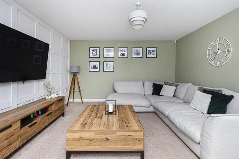 4 bedroom detached house for sale, Stirling Wood Close, Huddersfield HD3