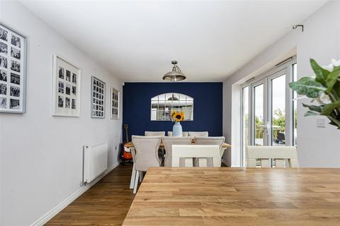 4 bedroom detached house for sale, Stirling Wood Close, Huddersfield HD3