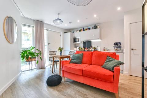 1 bedroom flat for sale, Louis Close, Holloway, London, N7