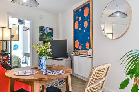 1 bedroom flat for sale, Louis Close, Holloway, London, N7