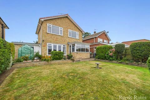 3 bedroom detached house for sale, Cloverley Road, East Yorkshire YO16