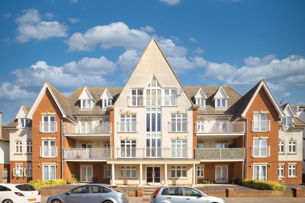 St Mildreds Road, Ramsgate, Kent, CT11 2 bed flat - £169,950