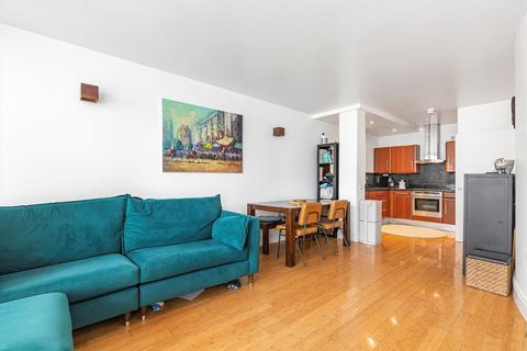 2 bedroom flat for sale, London Road, Isleworth TW7