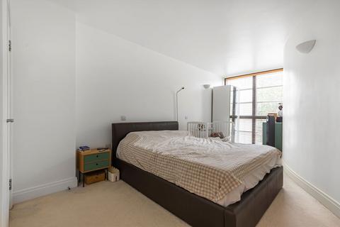 2 bedroom flat for sale, London Road, Isleworth TW7
