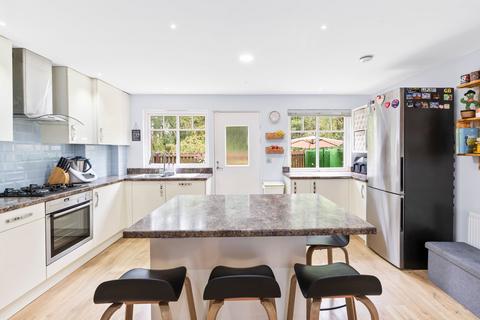 6 Auldcathie Place, Winchburgh, EH52 6TL