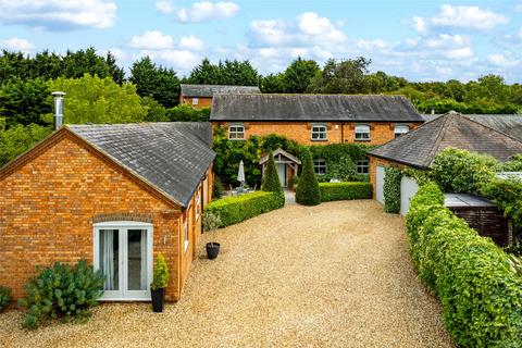 undefined, Russwell Lane, Little Brickhill, Milton Keynes, Buckinghamshire, MK17