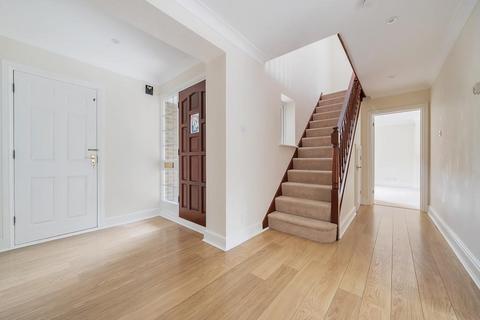 undefined, Lightwater,  Surrey,  GU18