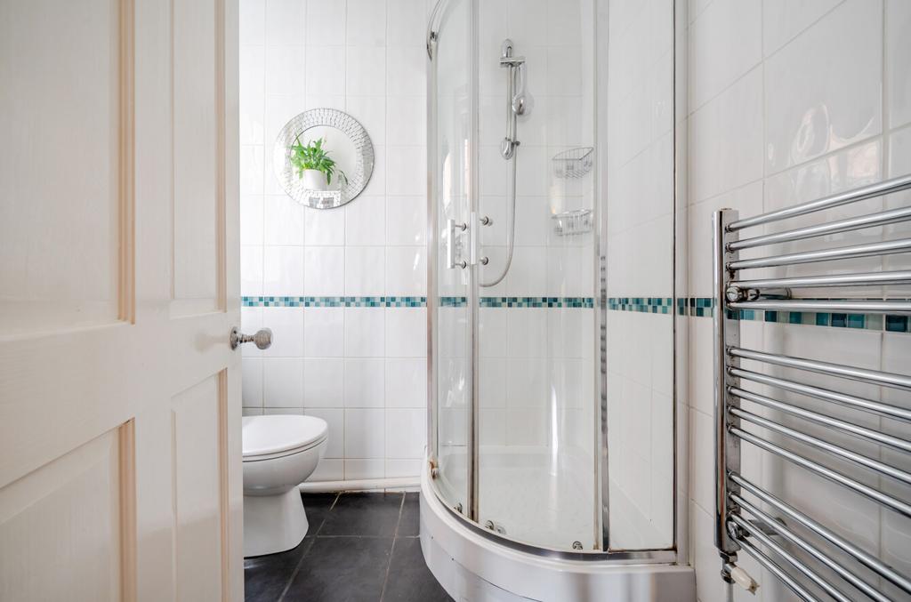 Gf Coak/Shower Room
