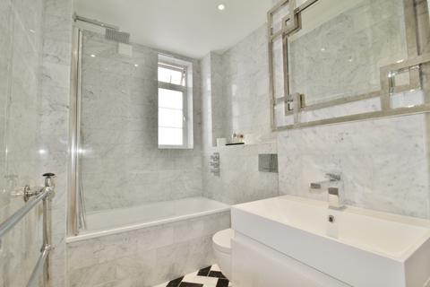 1 bedroom flat for sale, Latymer Court, Hammersmith Road, Hammersmith, W6