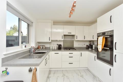 52 Hogarth Close, Hoo, Rochester, ME3 9XQ