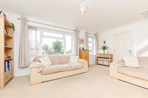 12 Battlesmere Road, Cliffe Woods, Rochester, ME3 8TR