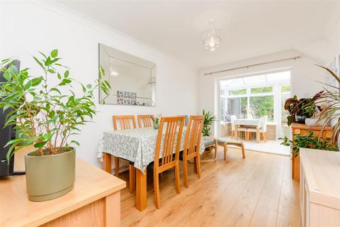 12 Battlesmere Road, Cliffe Woods, Rochester, ME3 8TR