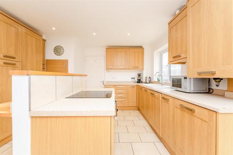 12 Battlesmere Road, Cliffe Woods, Rochester, ME3 8TR