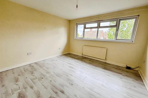 3 bedroom semi-detached house for sale, South Green Drive, Stratford-upon-Avon