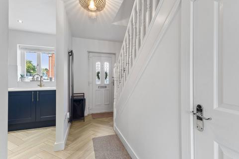15 Milton Gardens, Featherstone, Pontefract, WF7 5DQ