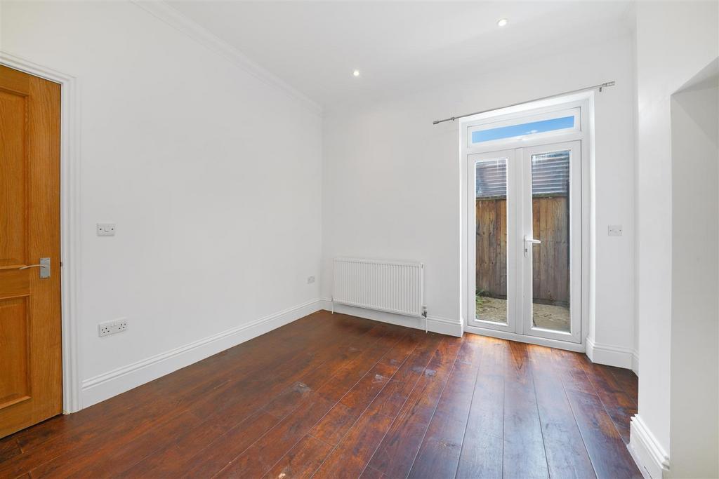 48 Pitcairn Road - u ZHUGBvh Fts2on Ooi5 HG.jpg