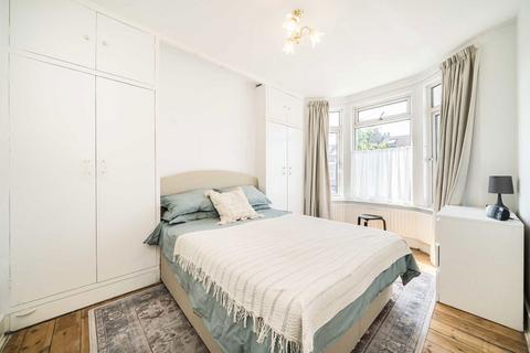18 Boscombe Road, London, SW17 9JL