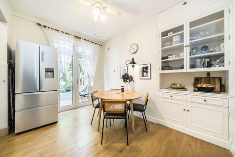 18 Boscombe Road, London, SW17 9JL